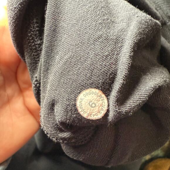 Lululemon Scuba Jogger 6 - Picture 3 of 6